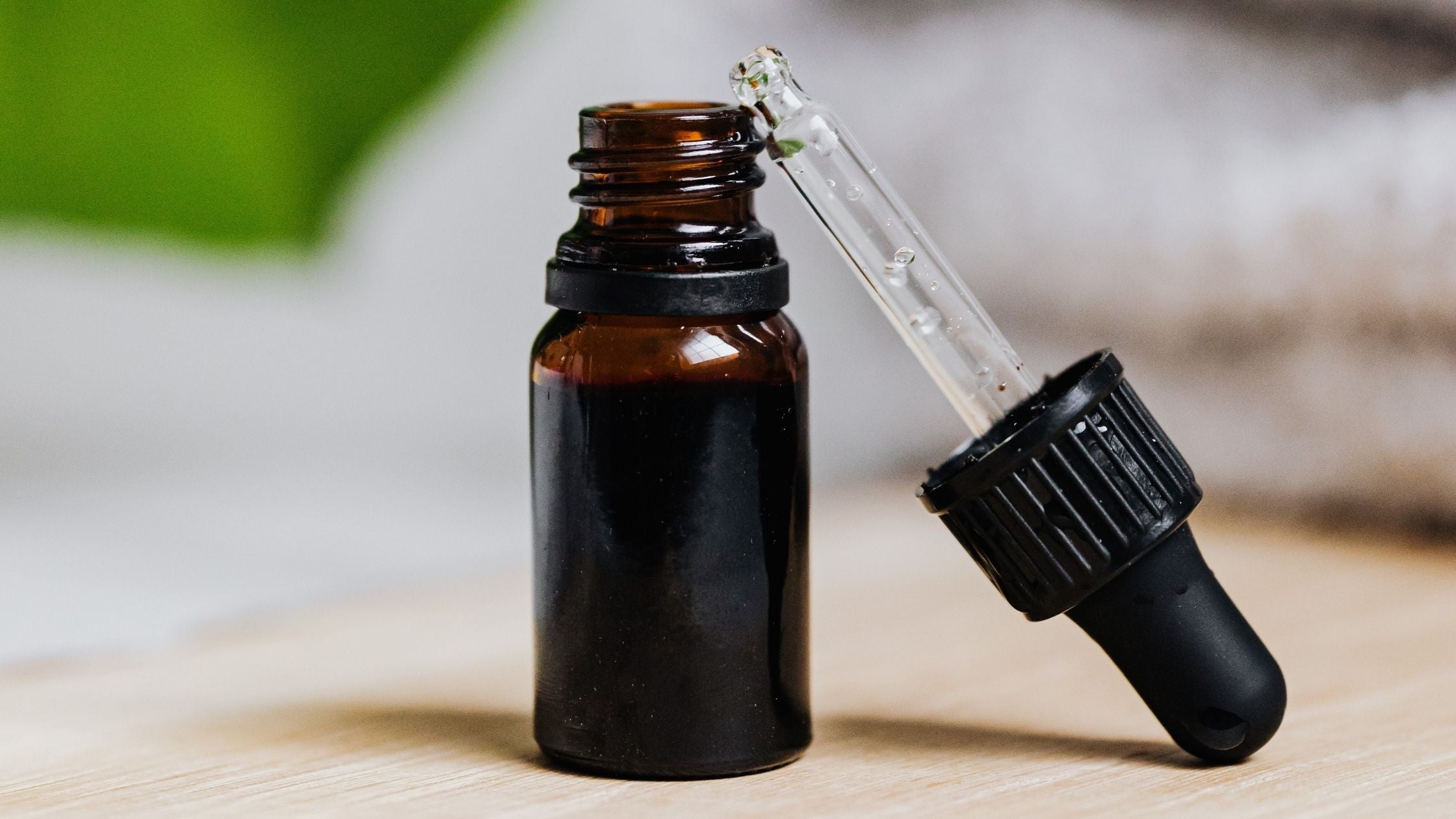 2 Must have Minimalist serums for winters and how to use these properly